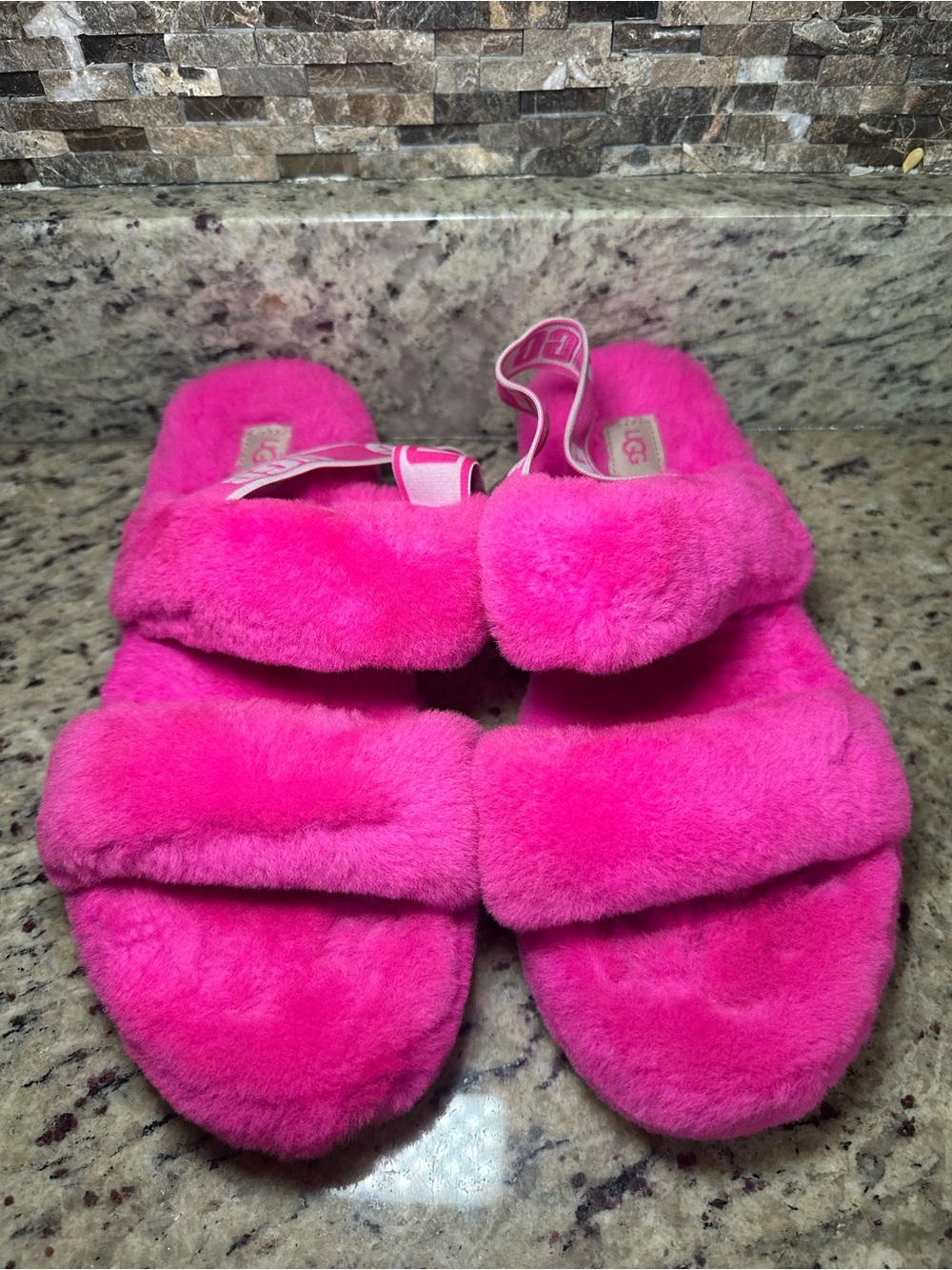 UGG Pink Fuzzy Slide Sandals - Women's Plush Comfort Sz.10